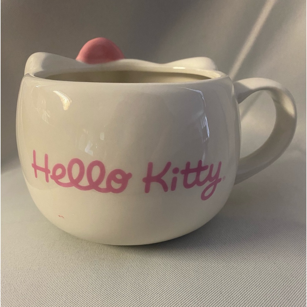 Hello Kitty ๐ - Picture 4 of 6